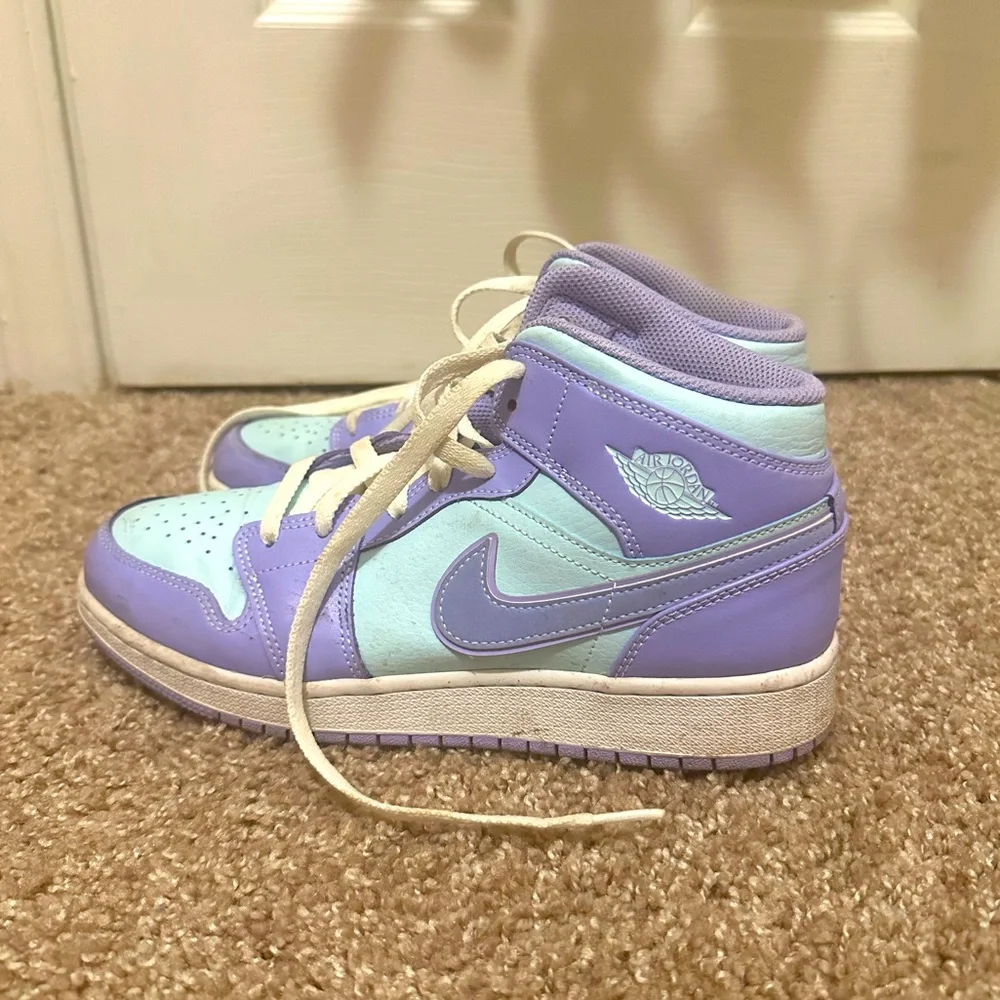Jordan 1 Mid Purple Aqua - Picture 1 of 10